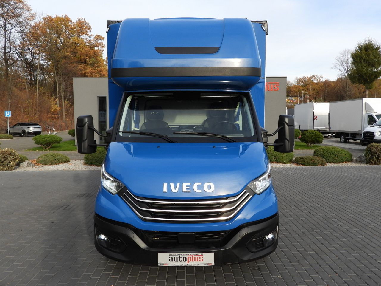 IVECO DAILY 35S21 TARPAULIN 10 PALLETS WEBASTO CRUISE CONTROL NAVIGATION LED LIGHTS AUTOMATIC TRANSMISSION HI-MATIC AIR CONDITIONING 210HP - Van dengan terpal samping: gambar 5 IVECO DAILY 35S21 TARPAULIN 10 PALLETS WEBASTO CRUISE CONTROL NAVIGATION LED LIGHTS AUTOMATIC TRANSMISSION HI-MATIC AIR CONDITIONING 210HP - Van dengan terpal samping: gambar 5
