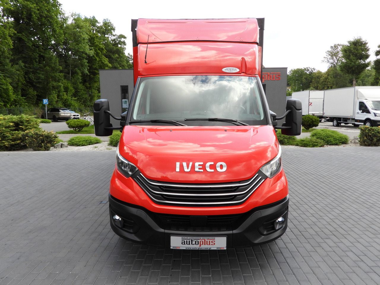 IVECO DAILY 35S21 TARPAULIN 10 PALLETS WEBASTO CRUISE CONTROL NAVIGATION LED LIGHTS PNEUMATICS AUTOMATIC TRANSMISSION HI-MATIC AIR CONDITIONING 210HP - Van dengan terpal samping: gambar 5 IVECO DAILY 35S21 TARPAULIN 10 PALLETS WEBASTO CRUISE CONTROL NAVIGATION LED LIGHTS PNEUMATICS AUTOMATIC TRANSMISSION HI-MATIC AIR CONDITIONING 210HP - Van dengan terpal samping: gambar 5