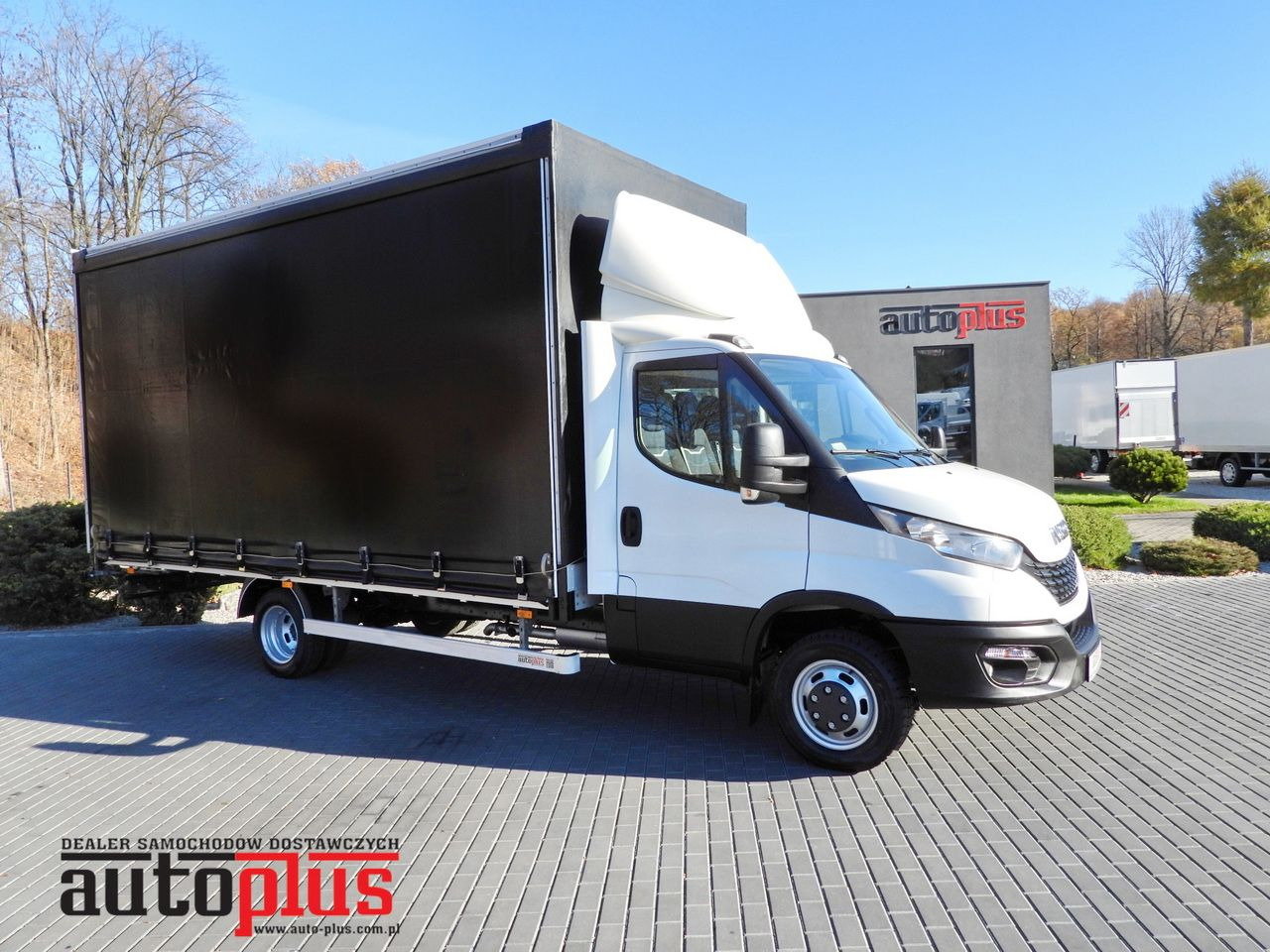 IVECO DAILY 50C17 TARPAULIN 10 PALLETS CRUISE CONTROL TWIN WHEELS AIR CONDITIONING 180HP - Van dengan terpal samping: gambar 1 IVECO DAILY 50C17 TARPAULIN 10 PALLETS CRUISE CONTROL TWIN WHEELS AIR CONDITIONING 180HP - Van dengan terpal samping: gambar 1