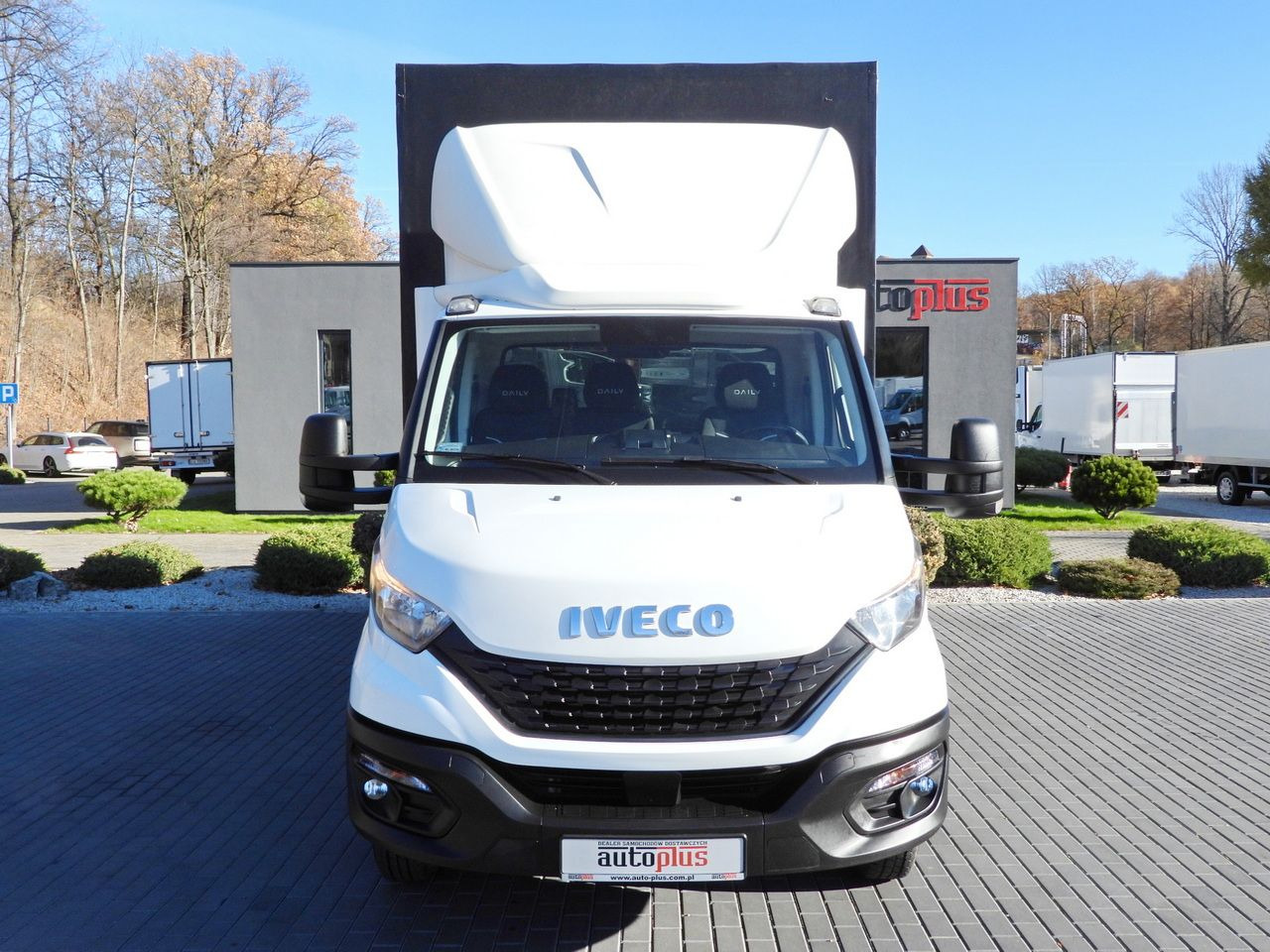 IVECO DAILY 50C17 TARPAULIN 10 PALLETS CRUISE CONTROL TWIN WHEELS AIR CONDITIONING 180HP - Van dengan terpal samping: gambar 5 IVECO DAILY 50C17 TARPAULIN 10 PALLETS CRUISE CONTROL TWIN WHEELS AIR CONDITIONING 180HP - Van dengan terpal samping: gambar 5