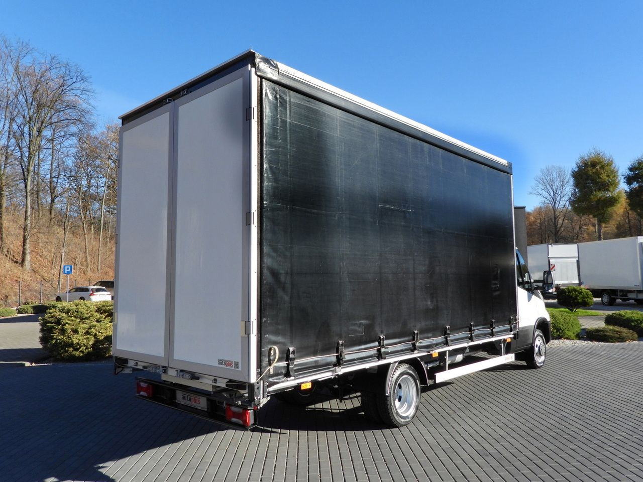 IVECO DAILY 50C17 TARPAULIN 10 PALLETS CRUISE CONTROL TWIN WHEELS AIR CONDITIONING 180HP - Van dengan terpal samping: gambar 3 IVECO DAILY 50C17 TARPAULIN 10 PALLETS CRUISE CONTROL TWIN WHEELS AIR CONDITIONING 180HP - Van dengan terpal samping: gambar 3