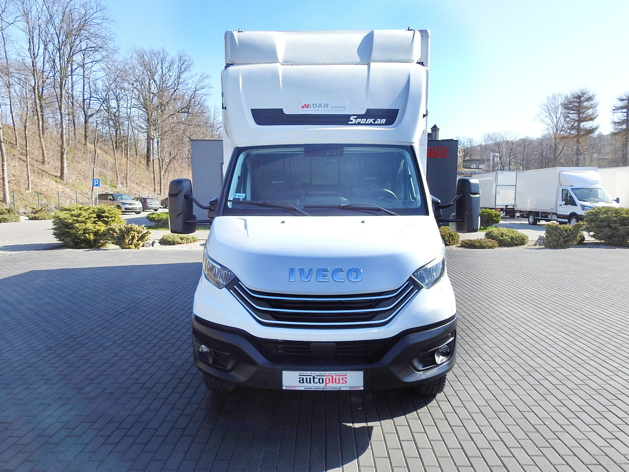 IVECO DAILY 70C18 BOX LIFT 14 PALLETS WEBASTO CRUISE CONTROL NAVIGATION LED LIGHTS TWIN WHEELS AIR CONDITIONING 180HP - Van box: gambar 5 IVECO DAILY 70C18 BOX LIFT 14 PALLETS WEBASTO CRUISE CONTROL NAVIGATION LED LIGHTS TWIN WHEELS AIR CONDITIONING 180HP - Van box: gambar 5