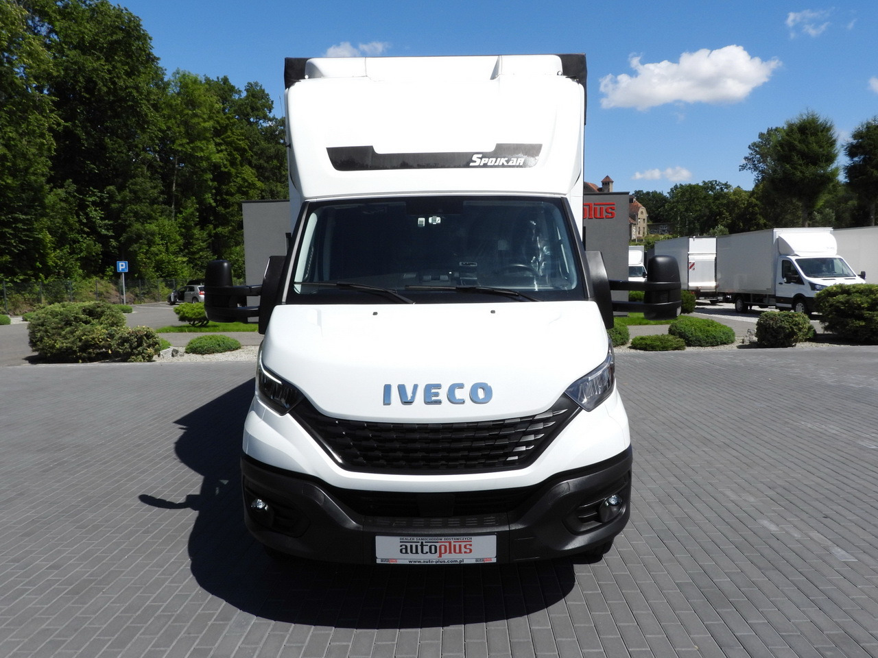 IVECO DAILY 70C18 TARPAULIN LIFT 14 PALLETS WEBASTO CRUISE CONTROL LED LIGHTS TWIN WHEELS AIR CONDITIONING 180HP - Van dengan terpal samping: gambar 5 IVECO DAILY 70C18 TARPAULIN LIFT 14 PALLETS WEBASTO CRUISE CONTROL LED LIGHTS TWIN WHEELS AIR CONDITIONING 180HP - Van dengan terpal samping: gambar 5