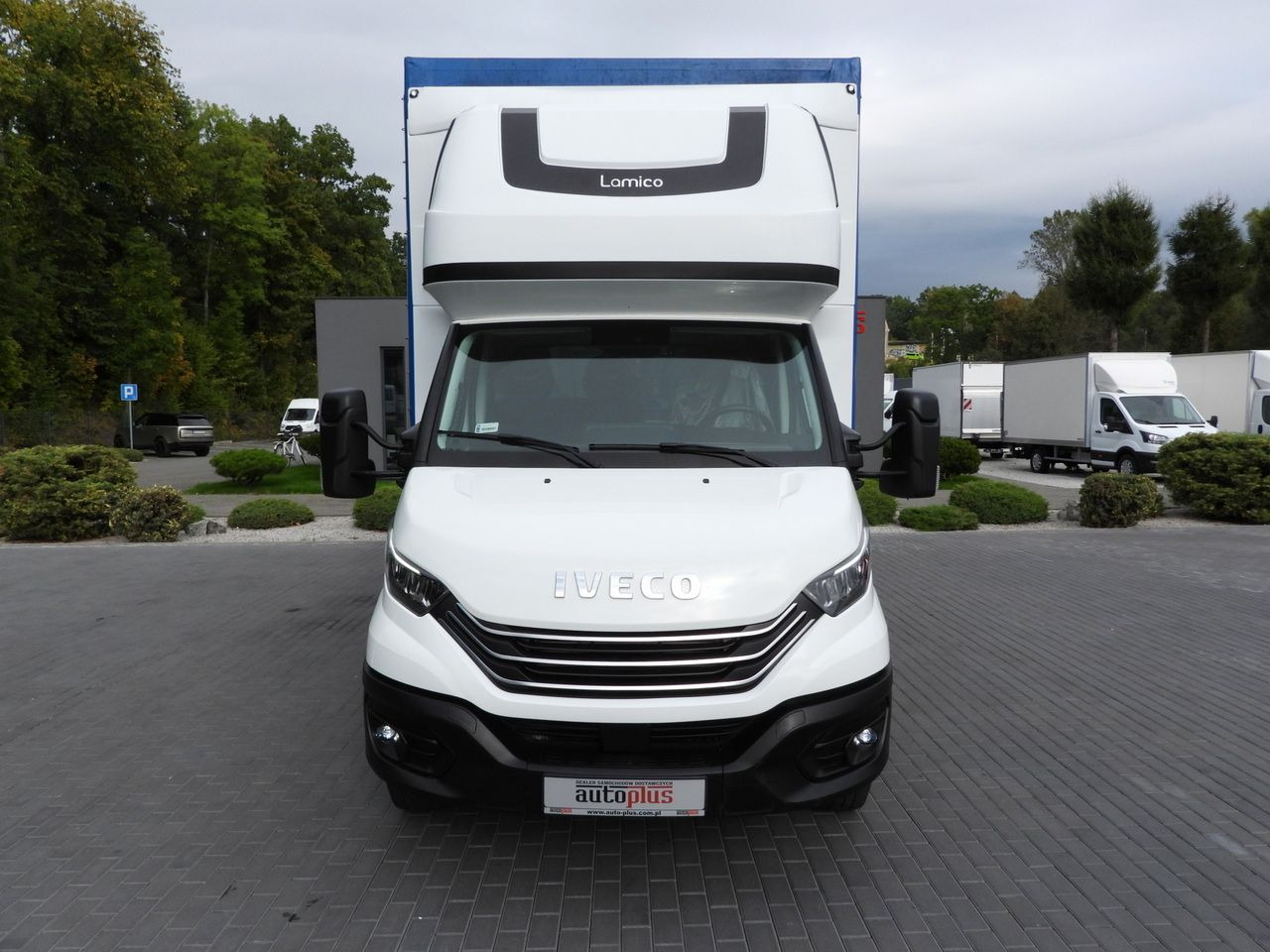 IVECO DAILY 72C18 TARPAULIN LIFT 14 PALLETS WEBASTO CRUISE CONTROL LED LIGHTS TWIN WHEELS AIR CONDITIONING 180HP - Truk dengan terpal samping: gambar 5 IVECO DAILY 72C18 TARPAULIN LIFT 14 PALLETS WEBASTO CRUISE CONTROL LED LIGHTS TWIN WHEELS AIR CONDITIONING 180HP - Truk dengan terpal samping: gambar 5