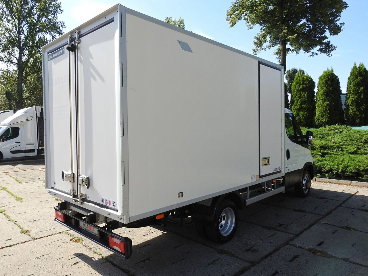 Van berpendingin IVECO DAILY: gambar 13