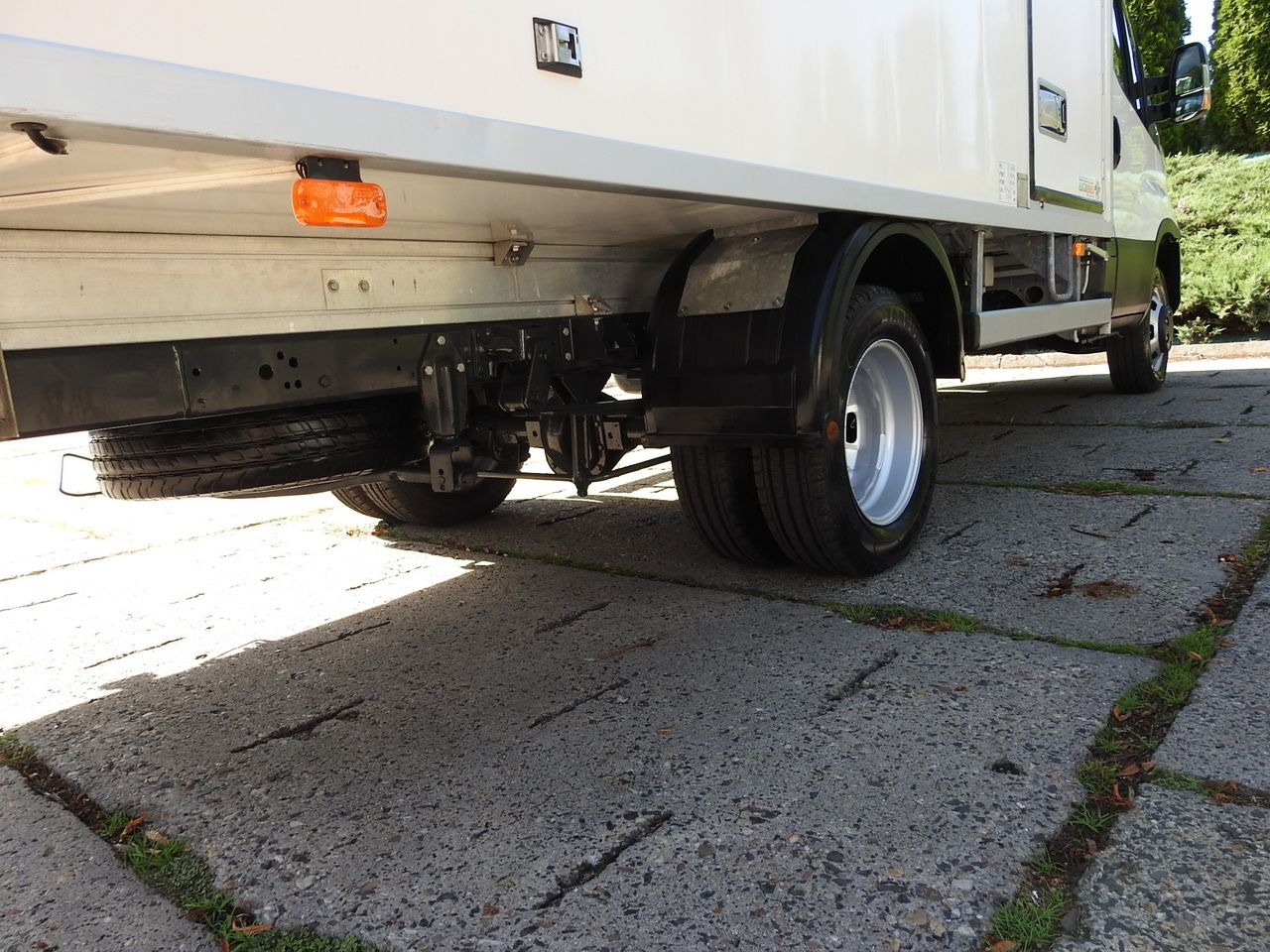 Van berpendingin IVECO DAILY: gambar 17