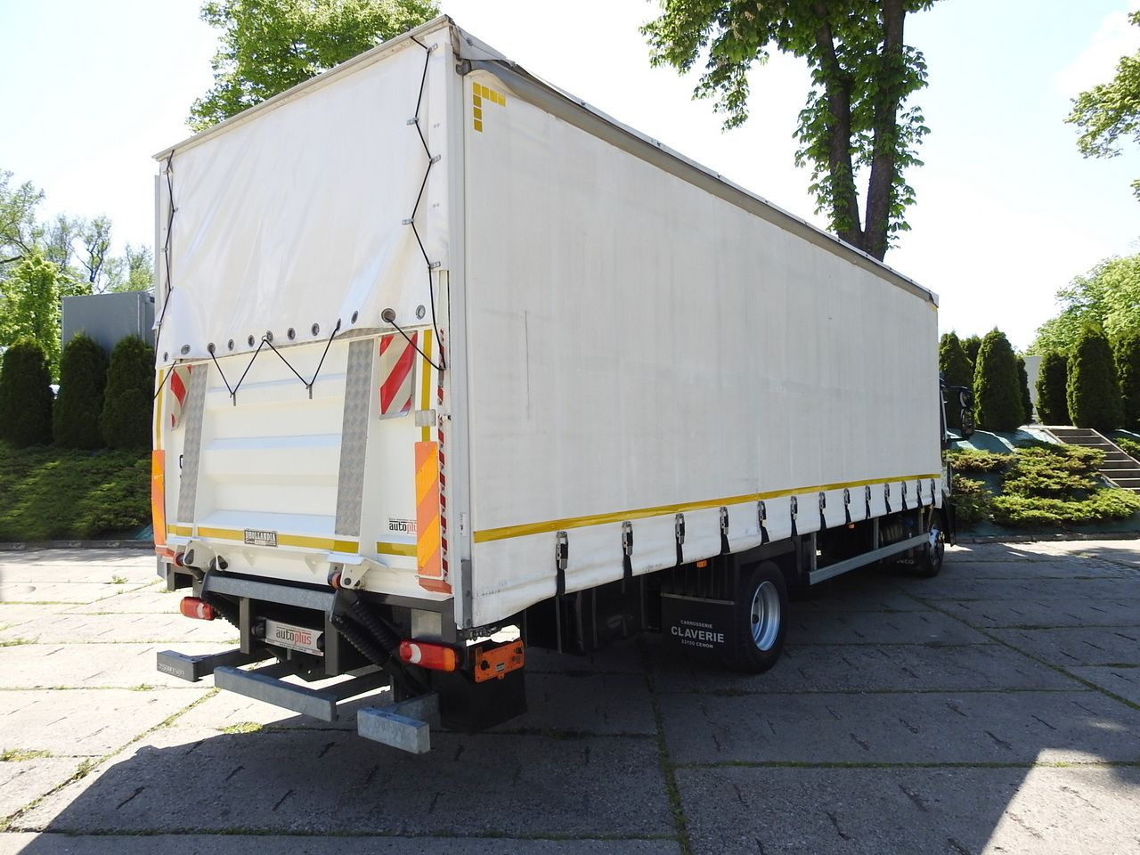 IVECO EUROCARGO 120 - 220 TARPAULIN LIFT 20 PALLETS LED LIGHTS AUTOMATIC TRANSMISSION HI-MATIC TWIN WHEELS AIR CONDITIONING 220HP - Van dengan terpal samping: gambar 3 IVECO EUROCARGO 120 - 220 TARPAULIN LIFT 20 PALLETS LED LIGHTS AUTOMATIC TRANSMISSION HI-MATIC TWIN WHEELS AIR CONDITIONING 220HP - Van dengan terpal samping: gambar 3