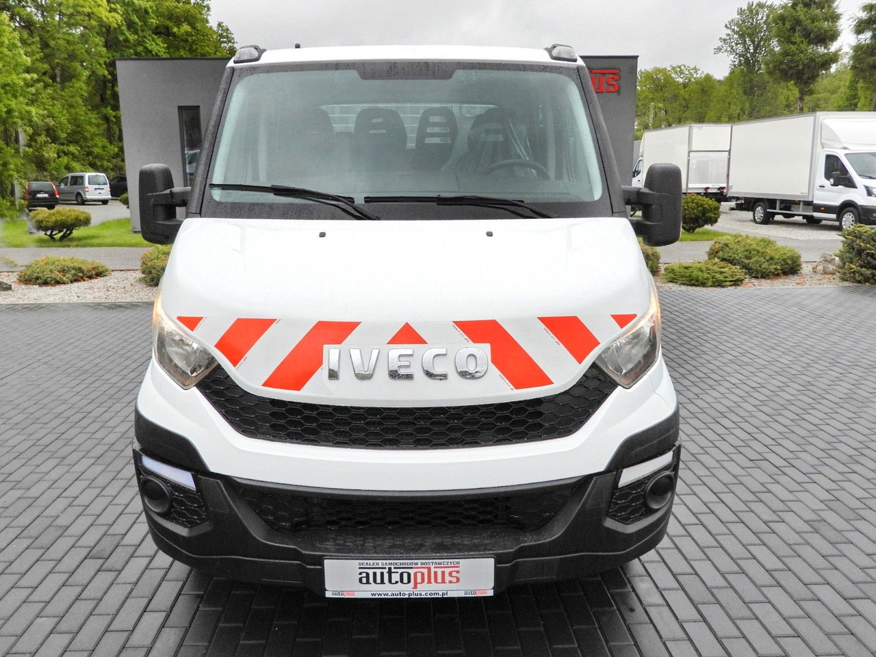 Iveco DAILY 35C13 KIPPER DOPPELKABINE DOKA 7 SITZE A/C - Van jungkit, Van kombi: gambar 5 Iveco DAILY 35C13 KIPPER DOPPELKABINE DOKA 7 SITZE A/C - Van jungkit, Van kombi: gambar 5