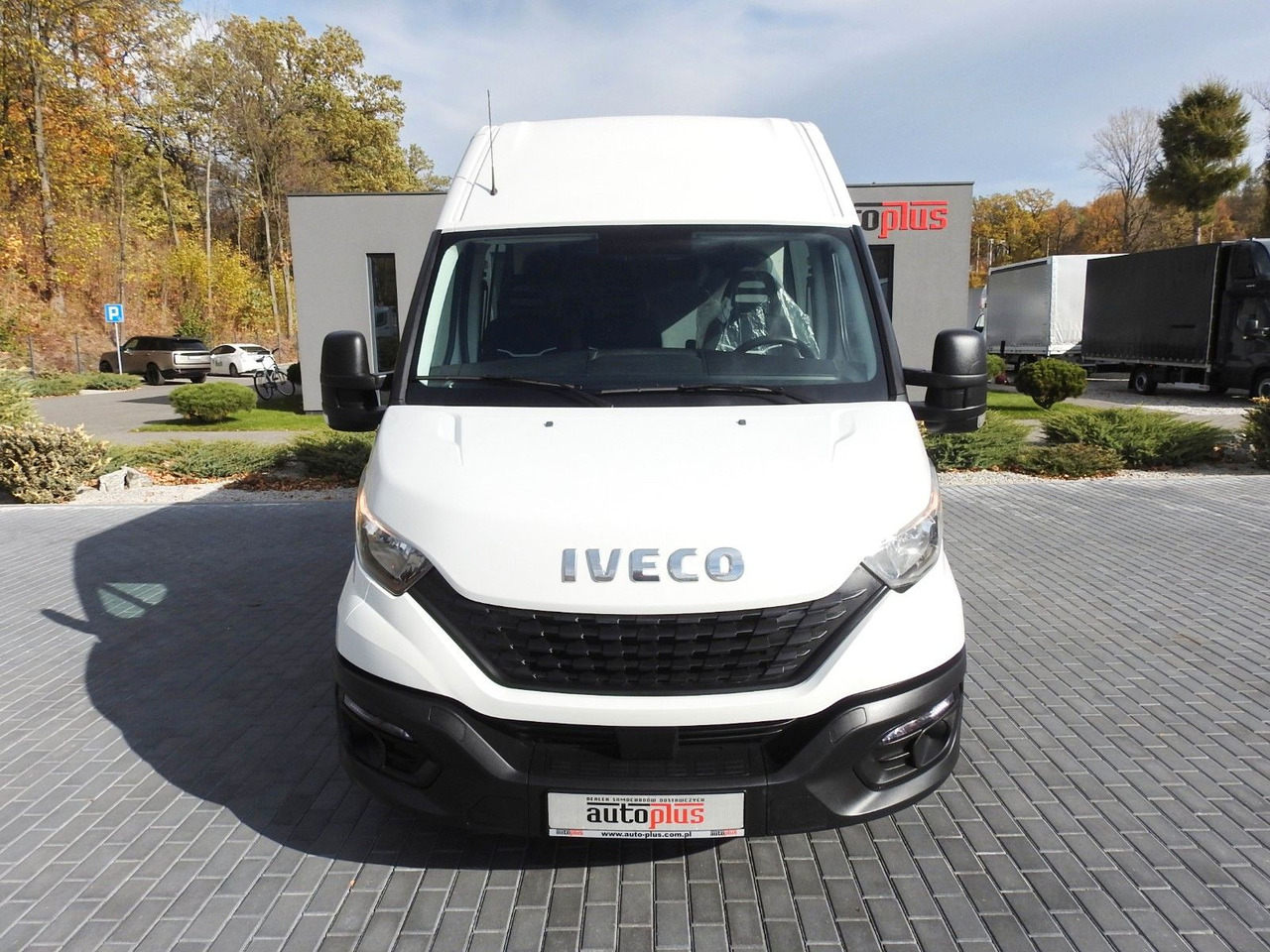 Iveco DAILY 35C14 KASTENWAGEN DOPPELKABINE 7 SITZE - Van panel, Van kombi: gambar 5 Iveco DAILY 35C14 KASTENWAGEN DOPPELKABINE 7 SITZE - Van panel, Van kombi: gambar 5