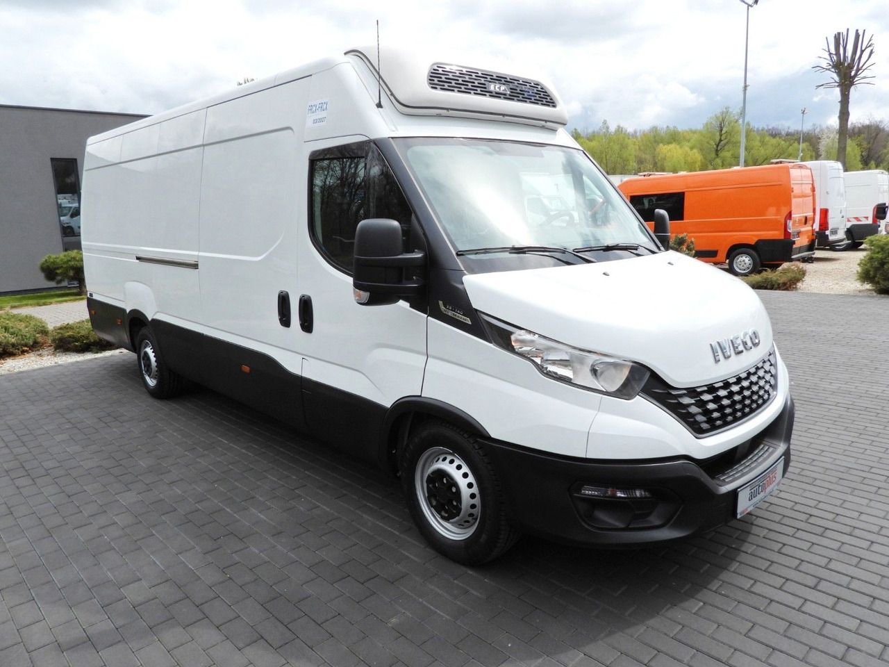 Iveco DAILY 35S14 KÜHLKASTENWAGEN -5*C STROMVERSORGUNG - Van berpendingin: gambar 4 Iveco DAILY 35S14 KÜHLKASTENWAGEN -5*C STROMVERSORGUNG - Van berpendingin: gambar 4