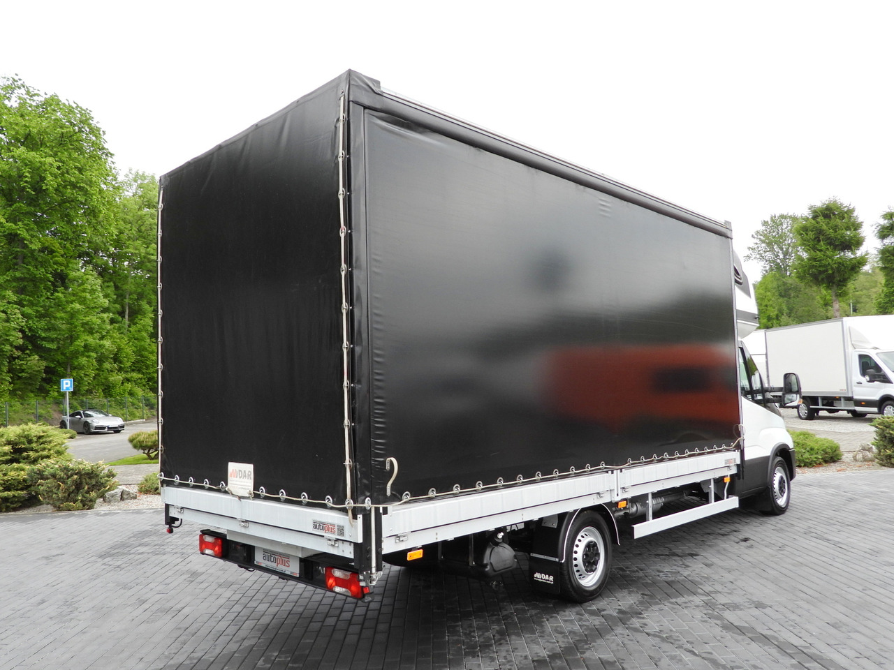 Iveco DAILY 35S18 PRITSCHE PLANE 10 PALETTEN WEBASTO - Van dengan terpal samping: gambar 3 Iveco DAILY 35S18 PRITSCHE PLANE 10 PALETTEN WEBASTO - Van dengan terpal samping: gambar 3