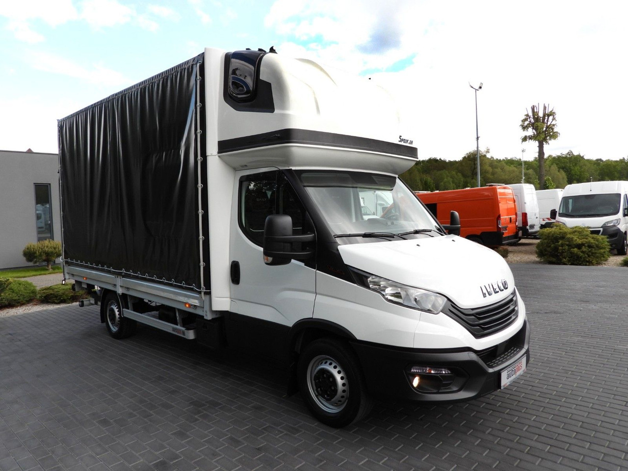 Iveco DAILY 35S18 PRITSCHE PLANE AUFZUG 8 PALETTEN - Van dengan terpal samping: gambar 4 Iveco DAILY 35S18 PRITSCHE PLANE AUFZUG 8 PALETTEN - Van dengan terpal samping: gambar 4