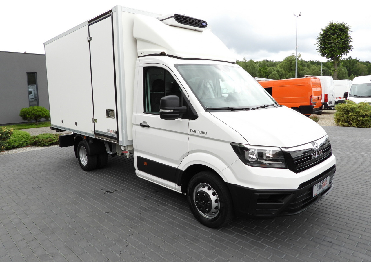 MAN TGE 3.180 REGRIGERATOR BOX 0*C CRUISE CONTROL TWIN WHEELS AIR CONDITIONING 180HP - Van berpendingin: gambar 4 MAN TGE 3.180 REGRIGERATOR BOX 0*C CRUISE CONTROL TWIN WHEELS AIR CONDITIONING 180HP - Van berpendingin: gambar 4