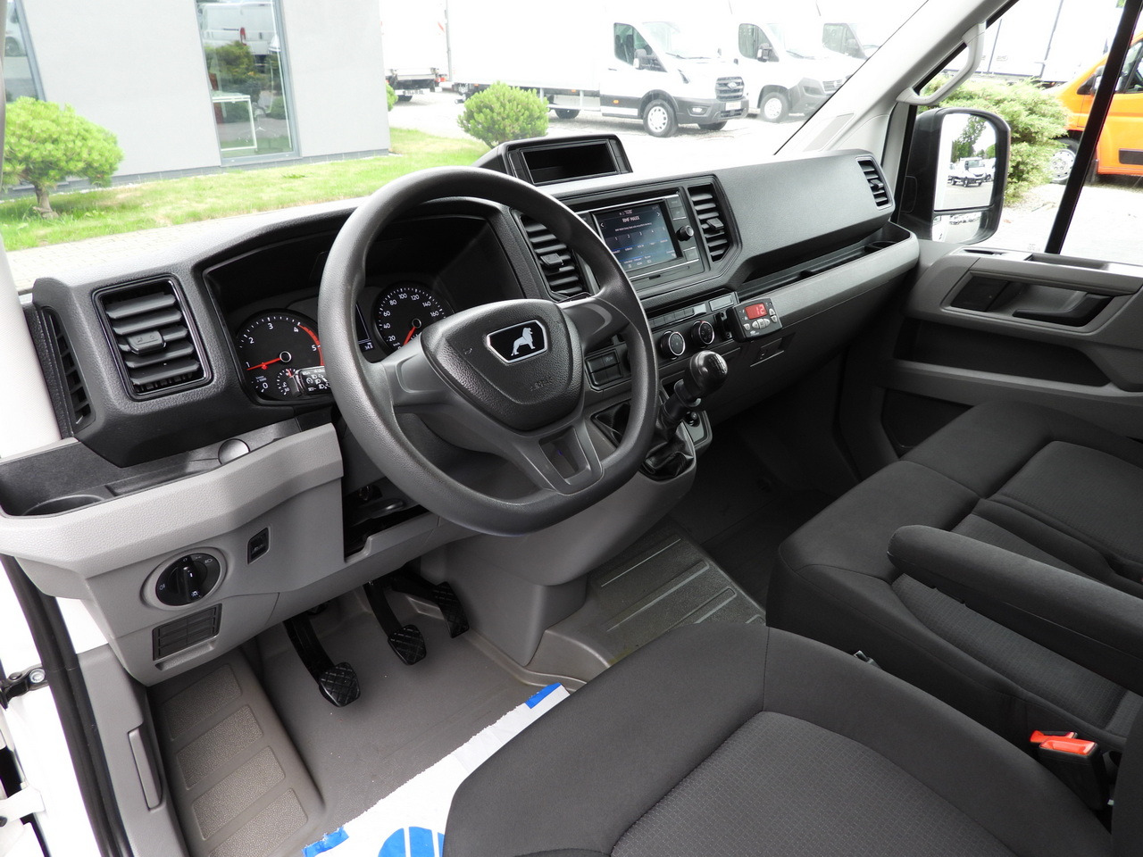 MAN TGE 3.180 REGRIGERATOR BOX 0*C CRUISE CONTROL TWIN WHEELS AIR CONDITIONING 180HP - Van berpendingin: gambar 2 MAN TGE 3.180 REGRIGERATOR BOX 0*C CRUISE CONTROL TWIN WHEELS AIR CONDITIONING 180HP - Van berpendingin: gambar 2