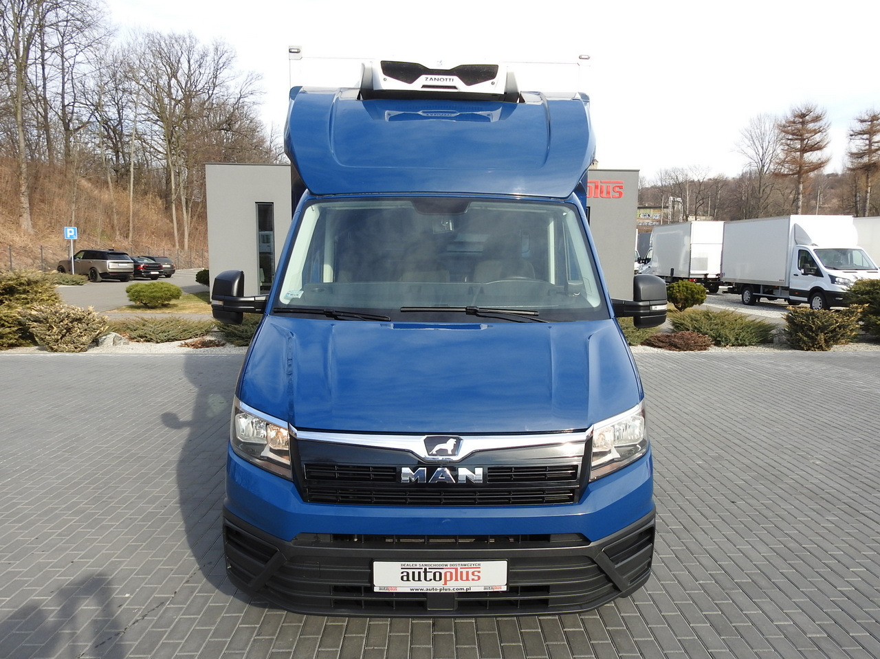 MAN TGE 3.180 REGRIGERATOR BOX -5*C 8 PALLETS HEATING FUNCTION CRUISE CONTROL PNEUMATICS AIR CONDITIONING 180HP - Van berpendingin: gambar 5 MAN TGE 3.180 REGRIGERATOR BOX -5*C 8 PALLETS HEATING FUNCTION CRUISE CONTROL PNEUMATICS AIR CONDITIONING 180HP - Van berpendingin: gambar 5