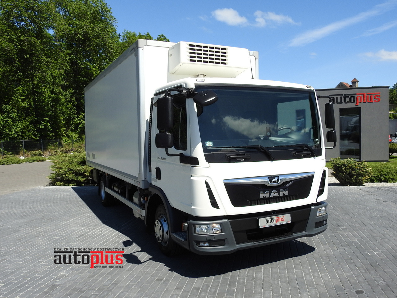 MAN TGL 10.180 REGRIGERATOR BOX -20*C 11 PALLETS POWER SUPPLY 230V AIR CONDITIONING PNEUMATICS TWIN WHEELS 180HP - Truk berpendingin: gambar 1 MAN TGL 10.180 REGRIGERATOR BOX -20*C 11 PALLETS POWER SUPPLY 230V AIR CONDITIONING PNEUMATICS TWIN WHEELS 180HP - Truk berpendingin: gambar 1