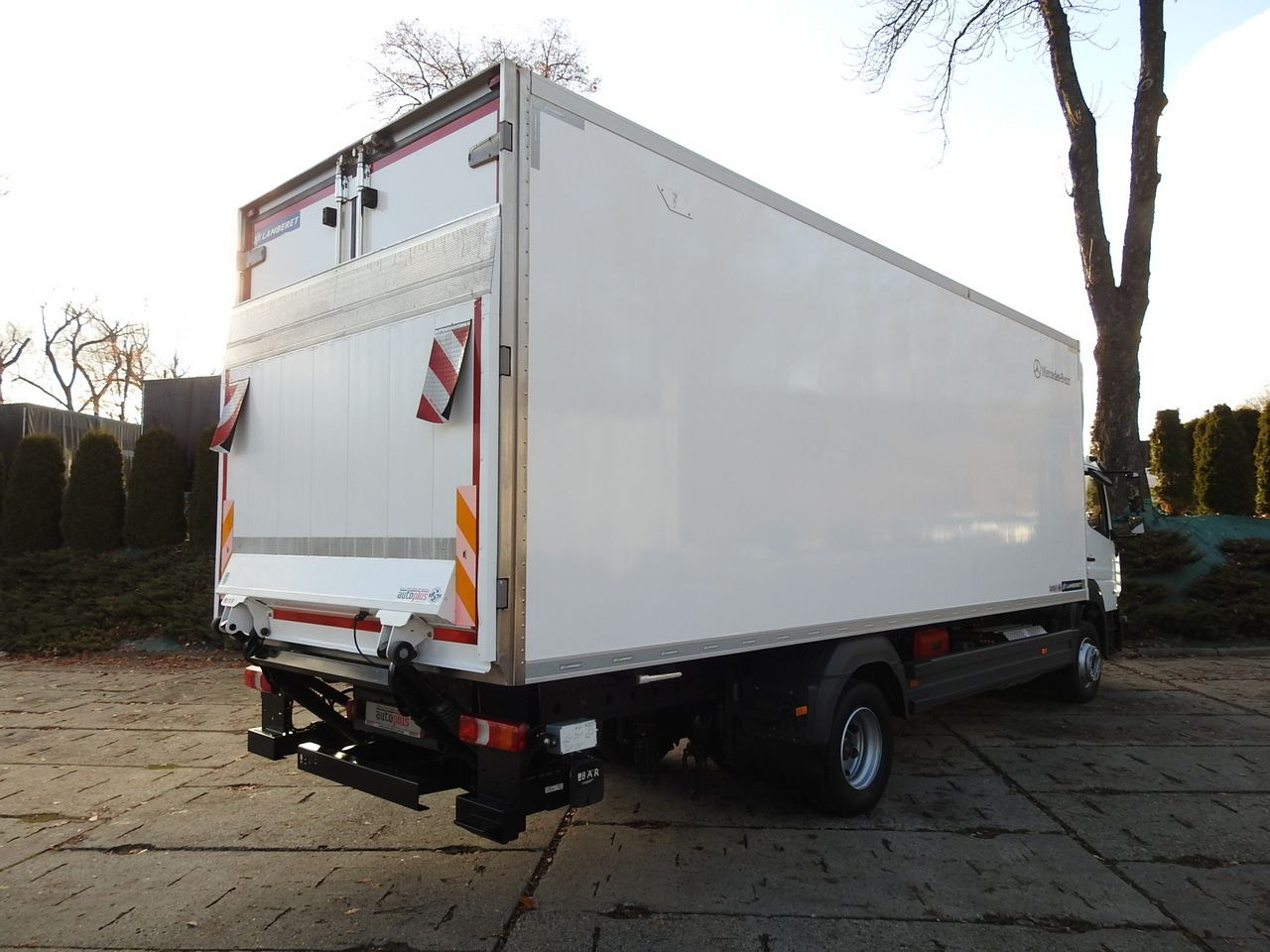 MERCEDES ATEGO 12.24 REGRIGERATOR BOX -10*C LIFT 16 PALLETS HEATING FUNCTION WEBASTO CRUISE CONTROL PNEUMATICS AIR CONDITIONING 240HP - Truk berpendingin: gambar 3 MERCEDES ATEGO 12.24 REGRIGERATOR BOX -10*C LIFT 16 PALLETS HEATING FUNCTION WEBASTO CRUISE CONTROL PNEUMATICS AIR CONDITIONING 240HP - Truk berpendingin: gambar 3