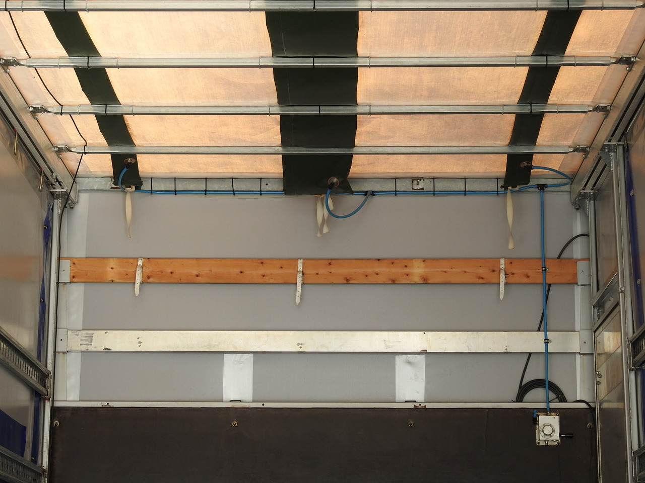 Leasing MERCEDES ATEGO 1221 TARPAULIN LIFT 16 PALLETS WEBASTO AIR CONDITIONING PNEUMATICS TWIN WHEELS  230HP MERCEDES ATEGO 1221 TARPAULIN LIFT 16 PALLETS WEBASTO AIR CONDITIONING PNEUMATICS TWIN WHEELS  230HP: gambar 26