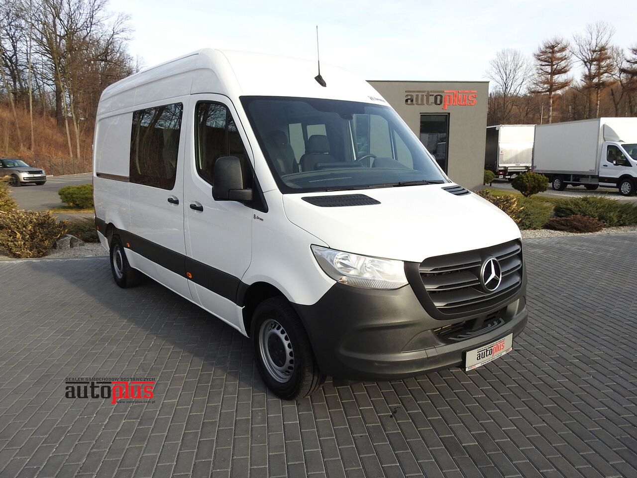 MERCEDES SPRINTER 314 BOX DELIVERY VAN 6 SEATS CRUISE CONTROL AIR CONDITIONING 140HP - Van panel: gambar 1 MERCEDES SPRINTER 314 BOX DELIVERY VAN 6 SEATS CRUISE CONTROL AIR CONDITIONING 140HP - Van panel: gambar 1