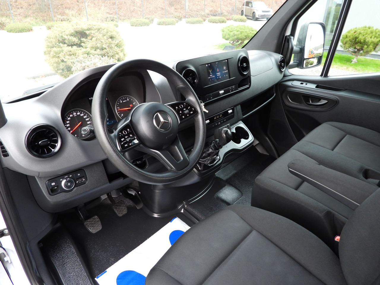 MERCEDES SPRINTER 314 REGRIGERATOR BOX -1*C CRUISE CONTROL NAVIGATION AIR CONDITIONING 140HP - Van berpendingin: gambar 2 MERCEDES SPRINTER 314 REGRIGERATOR BOX -1*C CRUISE CONTROL NAVIGATION AIR CONDITIONING 140HP - Van berpendingin: gambar 2