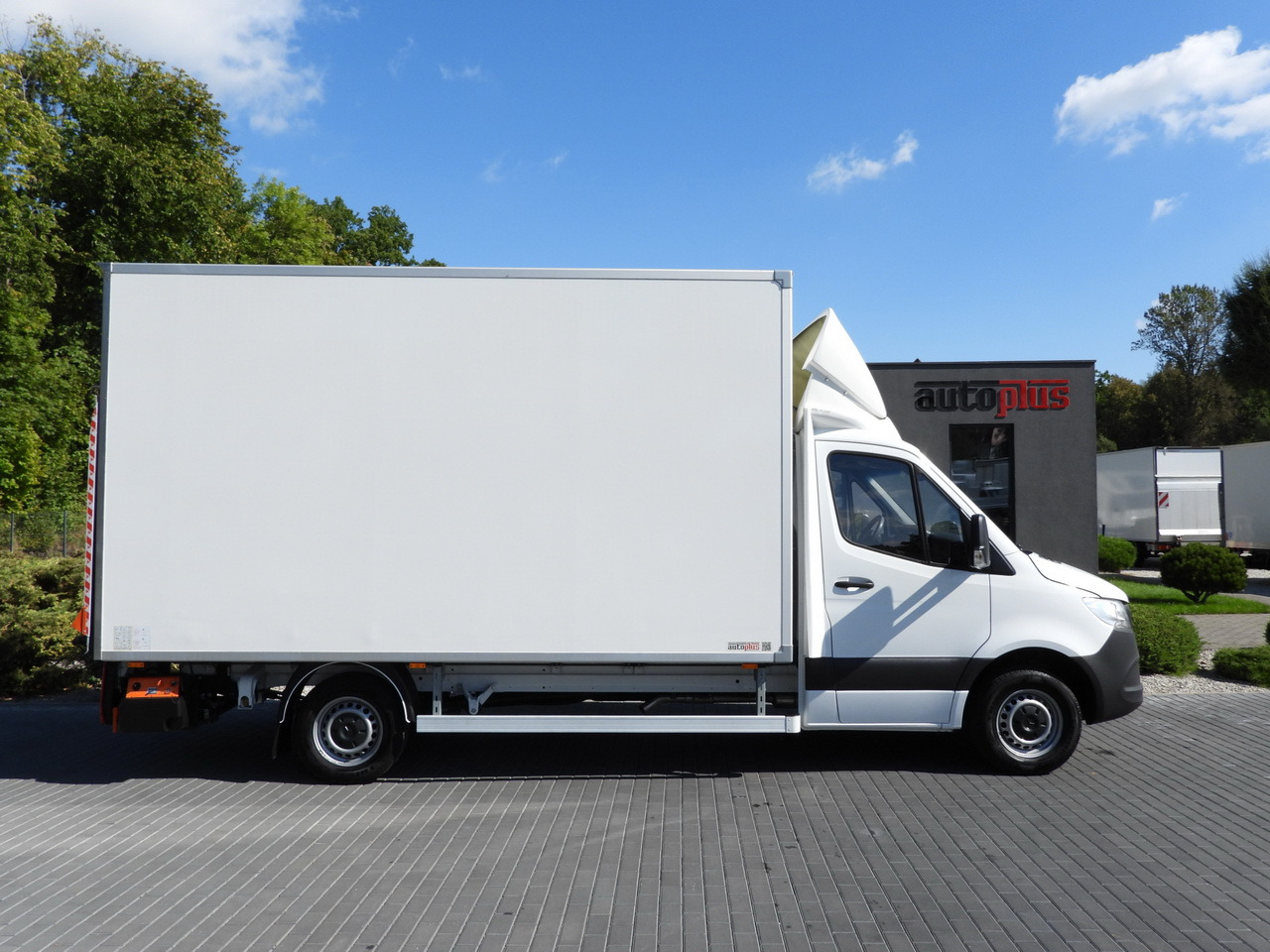 Van box MERCEDES SPRINTER 315 BOX LIFT 8 PALLETS AIR CONDITIONING  150HP: gambar 7