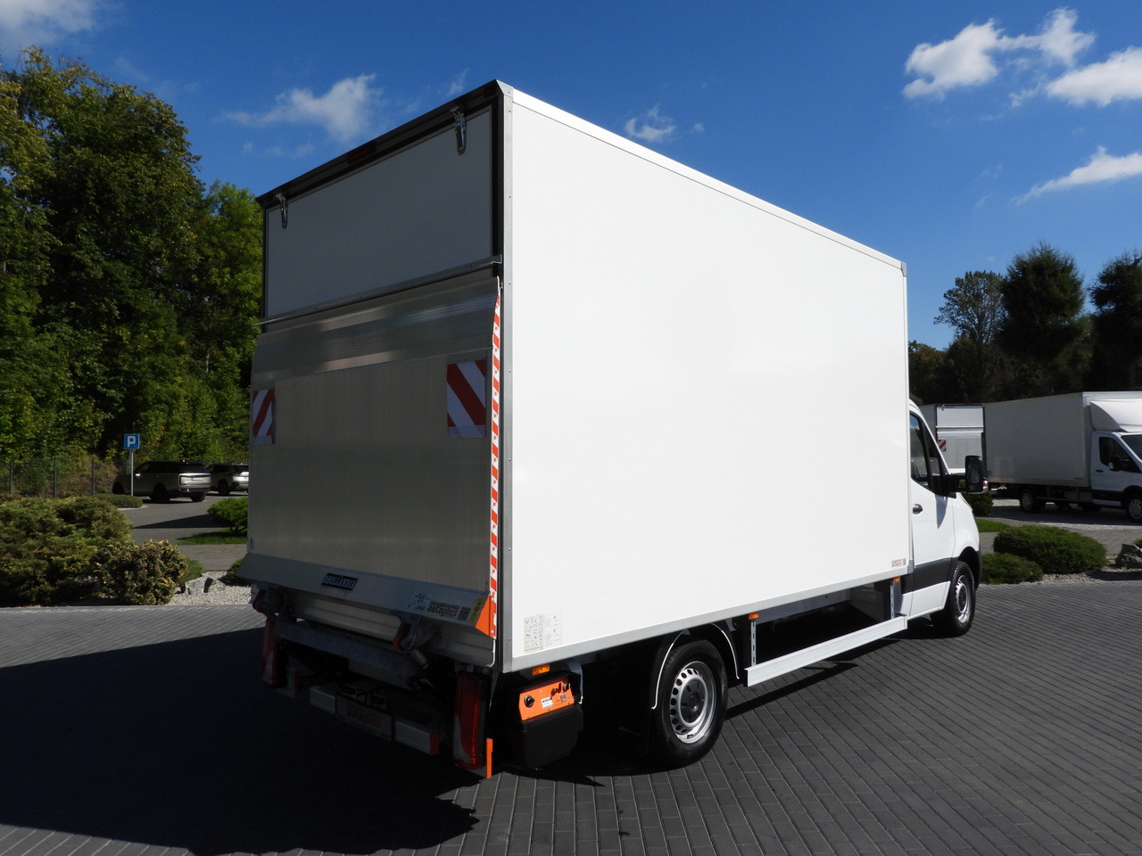 MERCEDES SPRINTER 315 BOX LIFT 8 PALLETS AIR CONDITIONING 150HP - Van box: gambar 3 MERCEDES SPRINTER 315 BOX LIFT 8 PALLETS AIR CONDITIONING 150HP - Van box: gambar 3