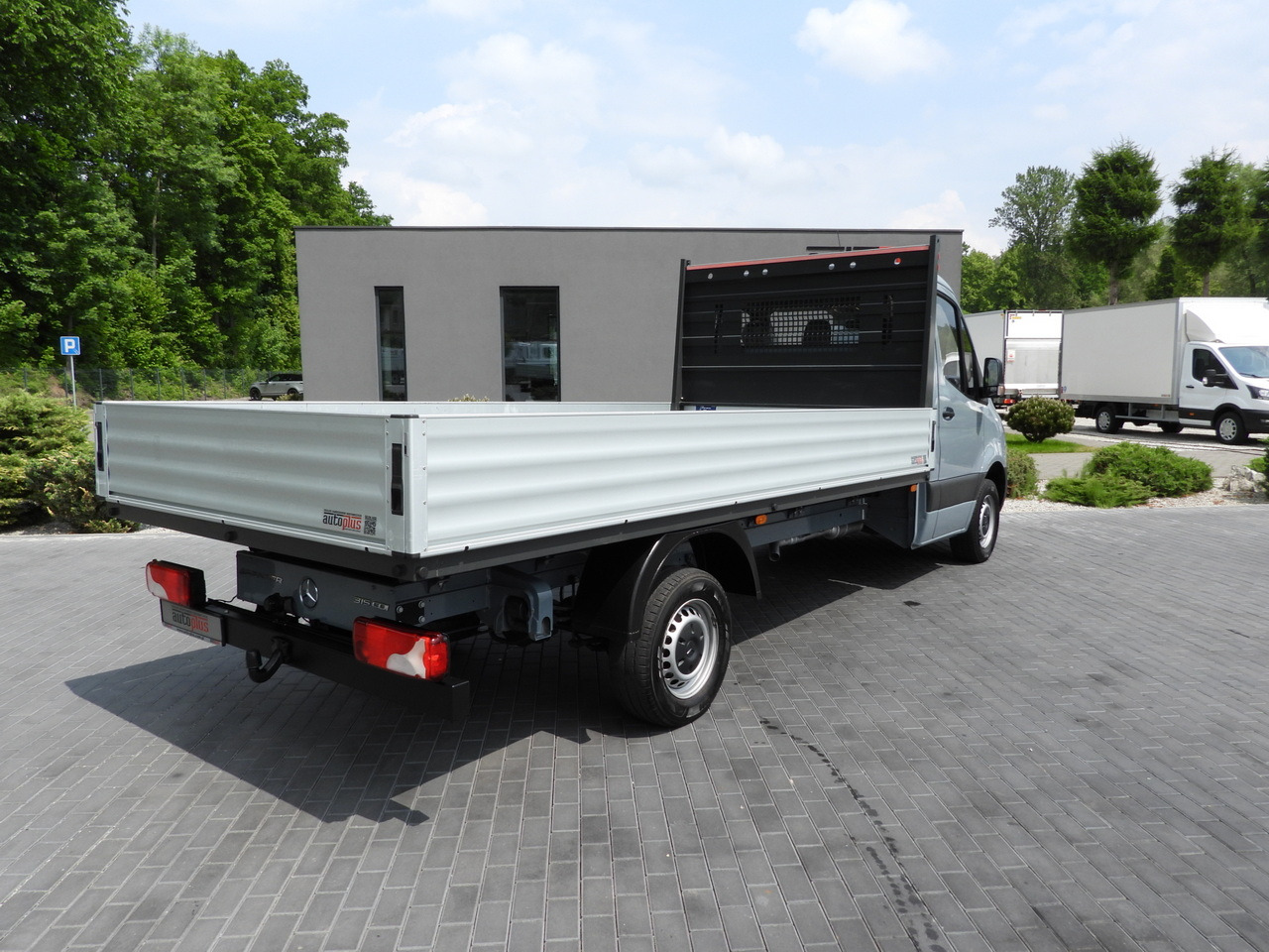 MERCEDES SPRINTER 315 STAKE BODY 8 PALLETS CRUISE CONTROL AIR CONDITIONING 150HP - Van flatbed: gambar 3 MERCEDES SPRINTER 315 STAKE BODY 8 PALLETS CRUISE CONTROL AIR CONDITIONING 150HP - Van flatbed: gambar 3