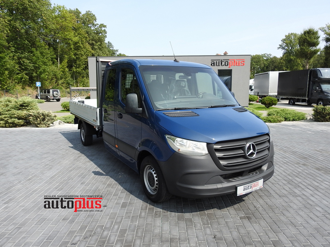 MERCEDES SPRINTER 316 STAKE BODY DOUBLE CABIN DOKA 7 SEATS AIR CONDITIONING 160HP - Van kombi: gambar 1 MERCEDES SPRINTER 316 STAKE BODY DOUBLE CABIN DOKA 7 SEATS AIR CONDITIONING 160HP - Van kombi: gambar 1