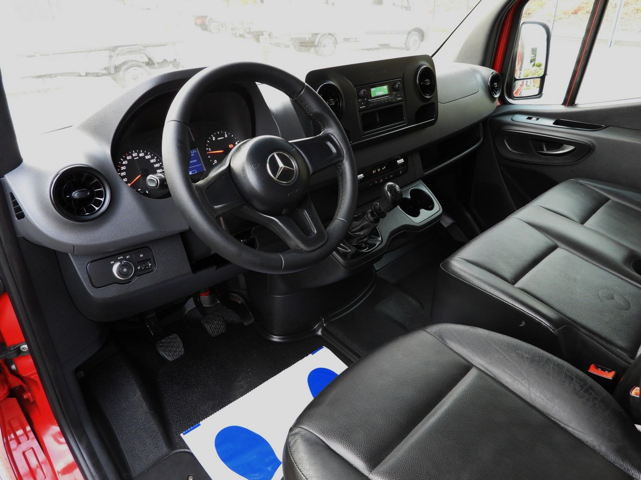 MERCEDES SPRINTER 316 STAKE BODY DOUBLE CABIN DOKA 7 SEATS AIR CONDITIONING 160HP - Van kombi: gambar 2 MERCEDES SPRINTER 316 STAKE BODY DOUBLE CABIN DOKA 7 SEATS AIR CONDITIONING 160HP - Van kombi: gambar 2