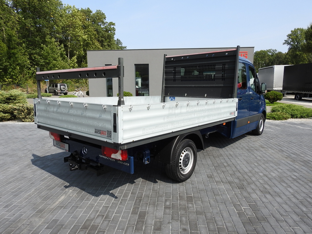 MERCEDES SPRINTER 316 STAKE BODY DOUBLE CABIN DOKA 7 SEATS AIR CONDITIONING 160HP - Van kombi: gambar 3 MERCEDES SPRINTER 316 STAKE BODY DOUBLE CABIN DOKA 7 SEATS AIR CONDITIONING 160HP - Van kombi: gambar 3