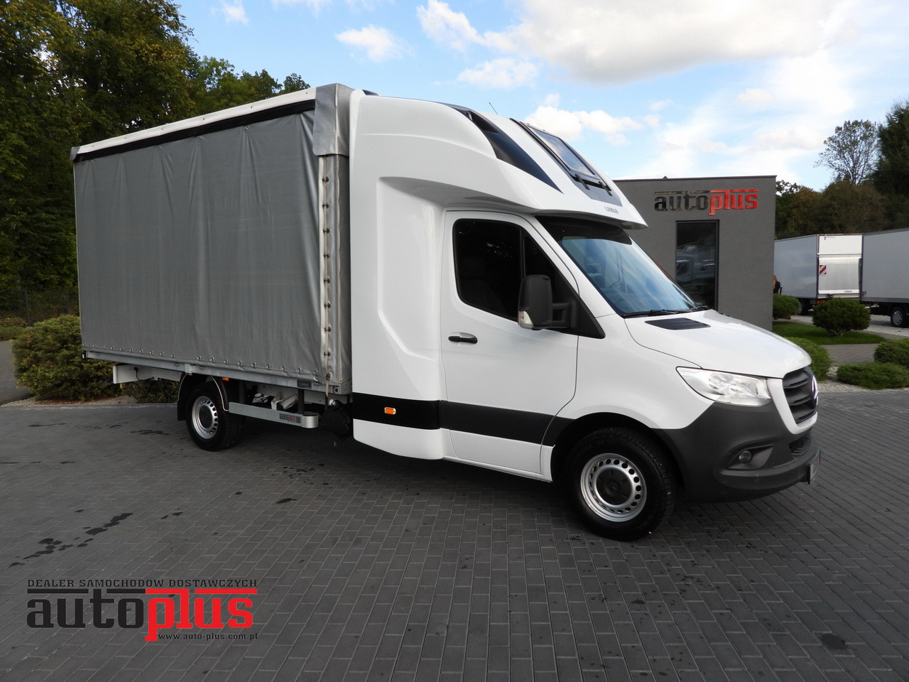 MERCEDES SPRINTER 316 TARPAULIN 8 PALLETS WEBASTO CRUISE CONTROL AIR CONDITIONING 160HP - Van dengan terpal samping: gambar 1 MERCEDES SPRINTER 316 TARPAULIN 8 PALLETS WEBASTO CRUISE CONTROL AIR CONDITIONING 160HP - Van dengan terpal samping: gambar 1
