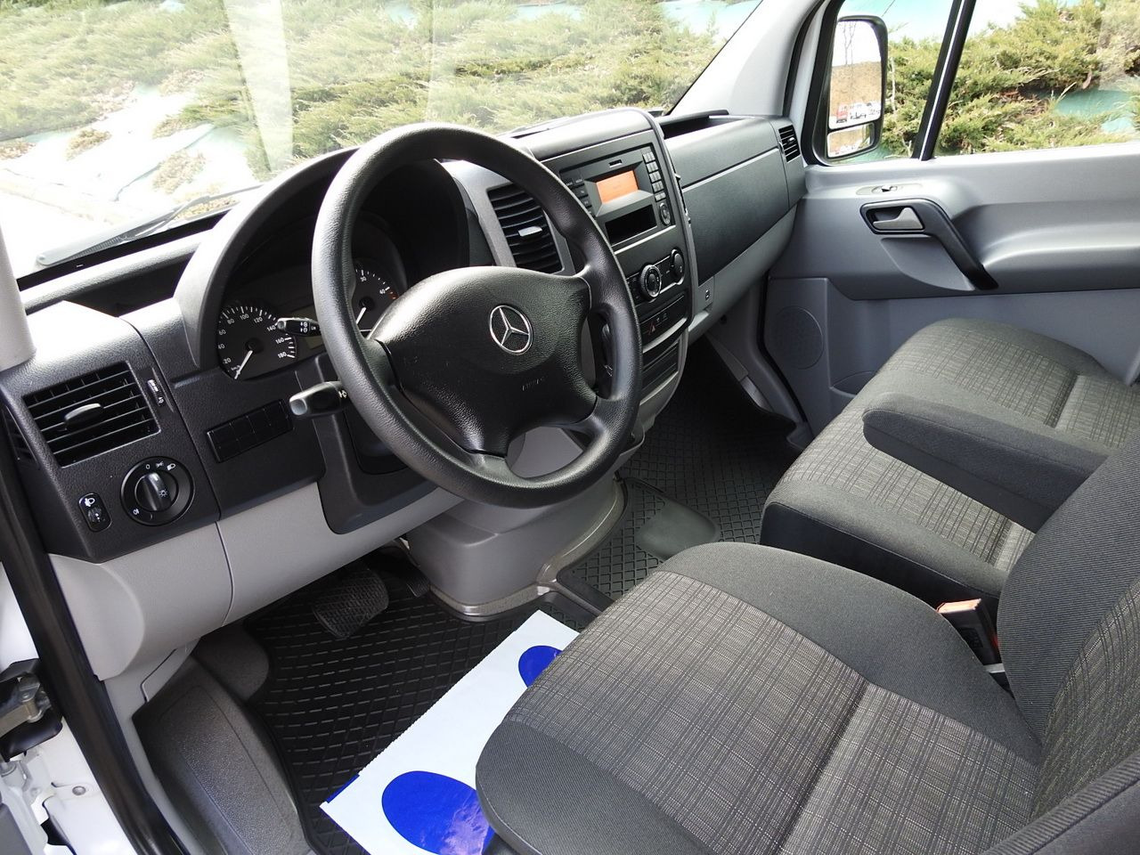 MERCEDES SPRINTER 316 THREE-WAY TIPPER  CRUISE CONTROL AUTOMATIC TRANSMISSION  AIR CONDITIONING  160HP - Van jungkit: gambar 2 MERCEDES SPRINTER 316 THREE-WAY TIPPER  CRUISE CONTROL AUTOMATIC TRANSMISSION  AIR CONDITIONING  160HP - Van jungkit: gambar 2