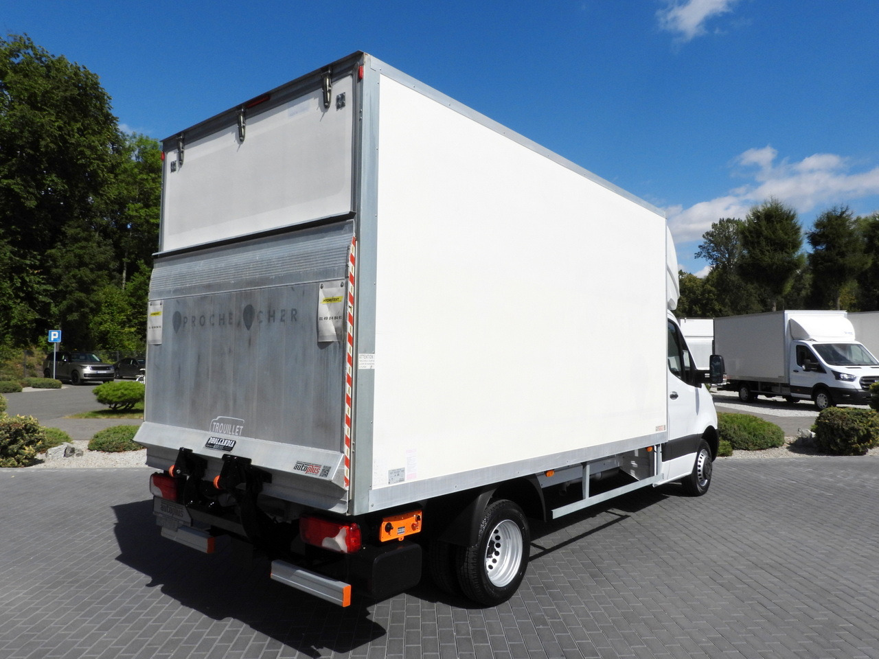 MERCEDES SPRINTER 514 BOX LIFT 8 PALLETS CRUISE CONTROL TWIN WHEELS AIR CONDITIONING 140HP - Van box: gambar 3 MERCEDES SPRINTER 514 BOX LIFT 8 PALLETS CRUISE CONTROL TWIN WHEELS AIR CONDITIONING 140HP - Van box: gambar 3