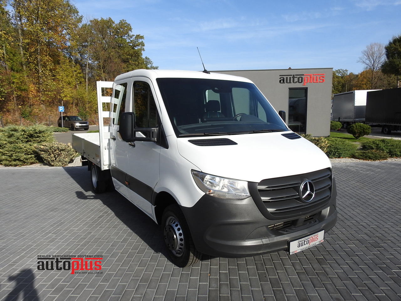 MERCEDES SPRINTER 516 STAKE BODY DOUBLE CABIN DOKA 6 SEATS CRUISE CONTROL AIR CONDITIONING TWIN WHEELS 160HP - Van flatbed: gambar 1 MERCEDES SPRINTER 516 STAKE BODY DOUBLE CABIN DOKA 6 SEATS CRUISE CONTROL AIR CONDITIONING TWIN WHEELS 160HP - Van flatbed: gambar 1