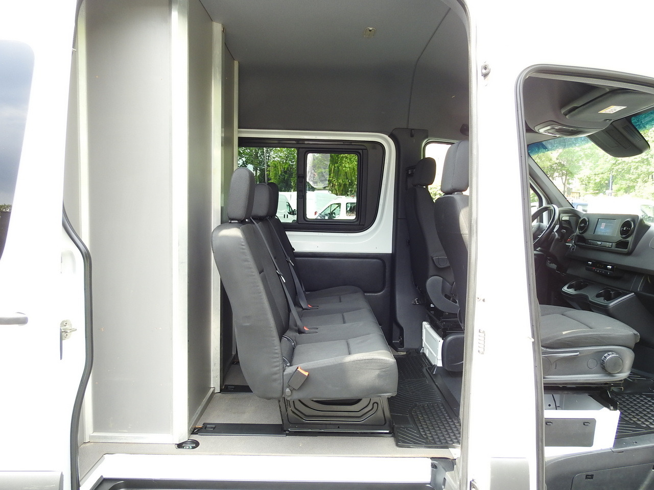 Van panel MERCEDES SPRINTER BOX DELIVERY VAN 5 SEATS CRUISE CONTROL NAVIGATION AIR CONDITIONING AUTOMATIC TRANSMISSION   160HP: gambar 43