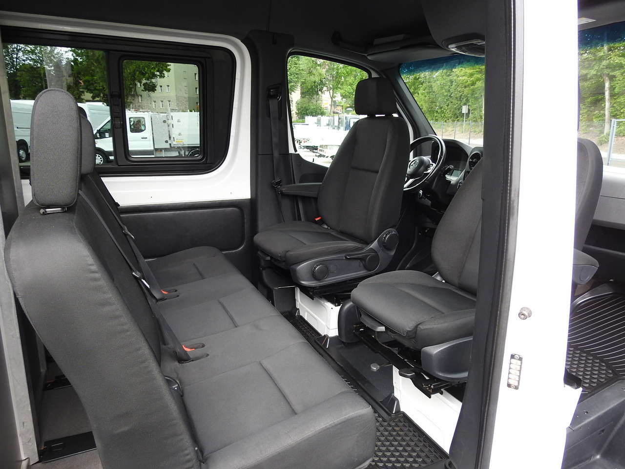 Van panel MERCEDES SPRINTER BOX DELIVERY VAN 5 SEATS CRUISE CONTROL NAVIGATION AIR CONDITIONING AUTOMATIC TRANSMISSION   160HP: gambar 46