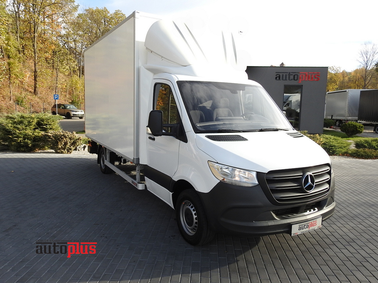 MERCEDES SPRINTER BOX LIFT 8 PALLETS AIR CONDITIONING 150HP - Van box: gambar 1 MERCEDES SPRINTER BOX LIFT 8 PALLETS AIR CONDITIONING 150HP - Van box: gambar 1