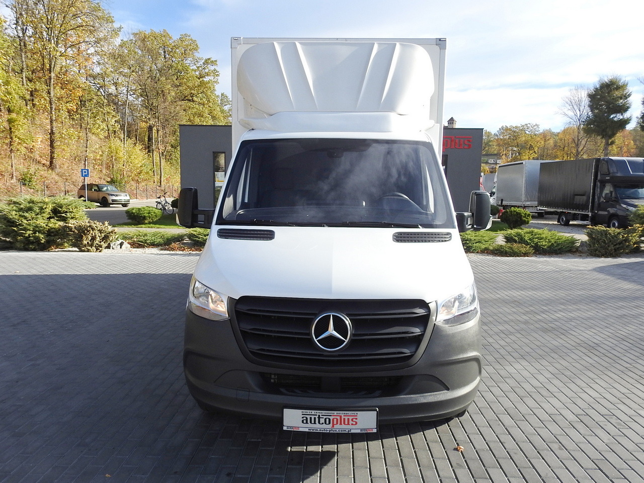 MERCEDES SPRINTER BOX LIFT 8 PALLETS AIR CONDITIONING 150HP - Van box: gambar 5 MERCEDES SPRINTER BOX LIFT 8 PALLETS AIR CONDITIONING 150HP - Van box: gambar 5