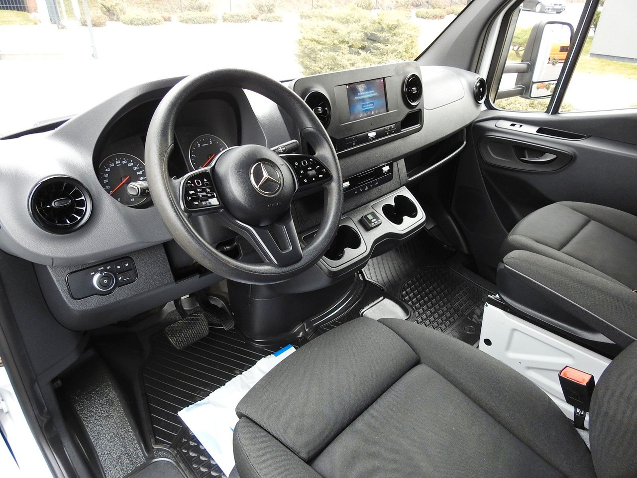 Mercedes-Benz SPRINTER 316 PRITSCHE PLANE 10 PALETTEN WEBASTO - Van dengan terpal samping, Van kombi: gambar 2 Mercedes-Benz SPRINTER 316 PRITSCHE PLANE 10 PALETTEN WEBASTO - Van dengan terpal samping, Van kombi: gambar 2
