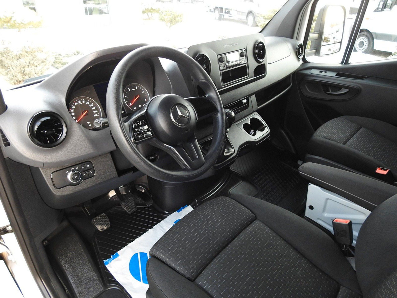 Mercedes-Benz SPRINTER 316 PRITSCHE PLANE 8 PALETTEN WEBASTO - Van dengan terpal samping, Van kombi: gambar 2 Mercedes-Benz SPRINTER 316 PRITSCHE PLANE 8 PALETTEN WEBASTO - Van dengan terpal samping, Van kombi: gambar 2