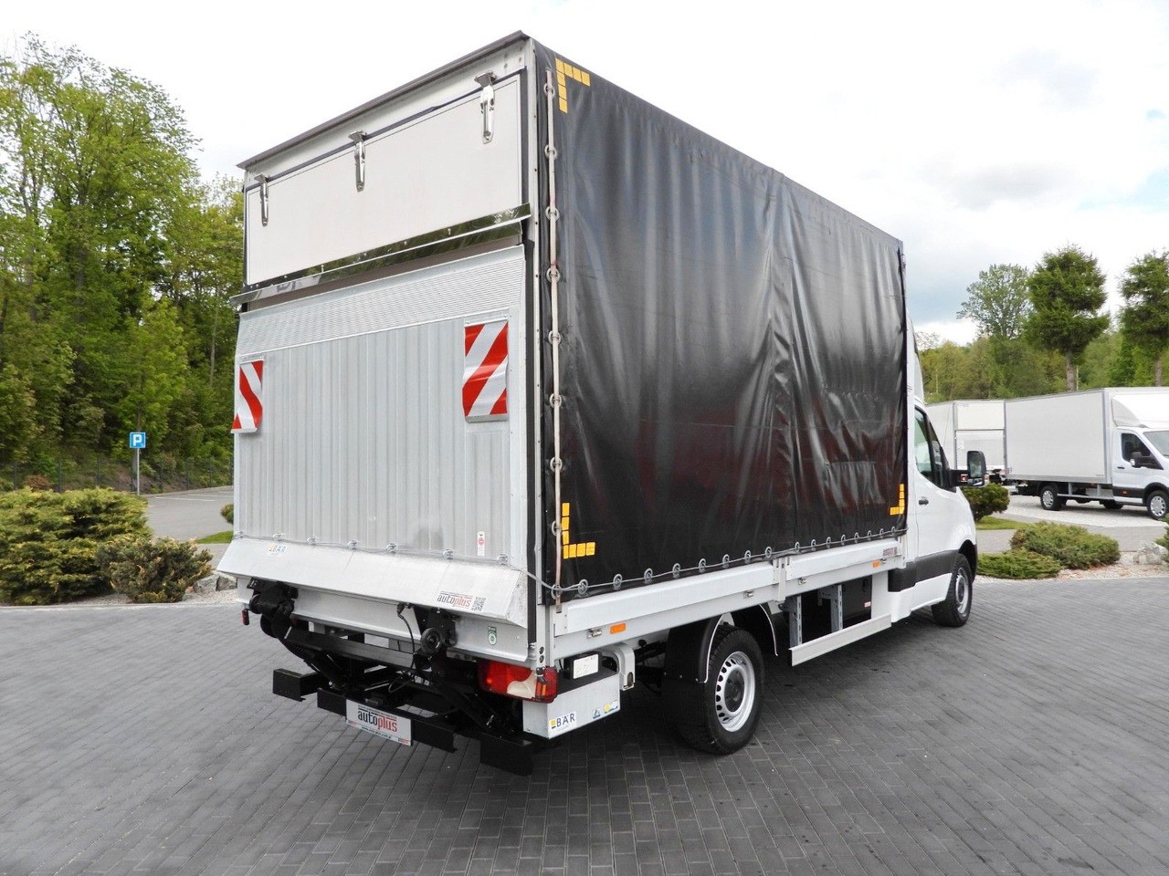 Mercedes-Benz SPRINTER 316 PRITSCHE PLANE AUFZUG 8 PALETTEN - Van dengan terpal samping, Van kombi: gambar 3 Mercedes-Benz SPRINTER 316 PRITSCHE PLANE AUFZUG 8 PALETTEN - Van dengan terpal samping, Van kombi: gambar 3