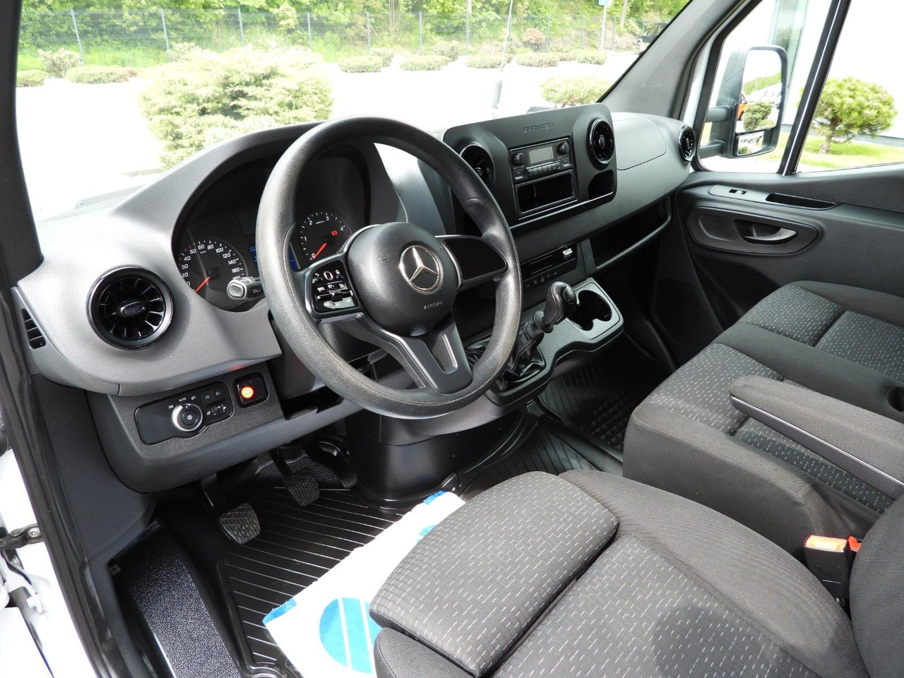 Mercedes-Benz SPRINTER 316 PRITSCHE PLANE AUFZUG 8 PALETTEN - Van dengan terpal samping, Van kombi: gambar 2 Mercedes-Benz SPRINTER 316 PRITSCHE PLANE AUFZUG 8 PALETTEN - Van dengan terpal samping, Van kombi: gambar 2