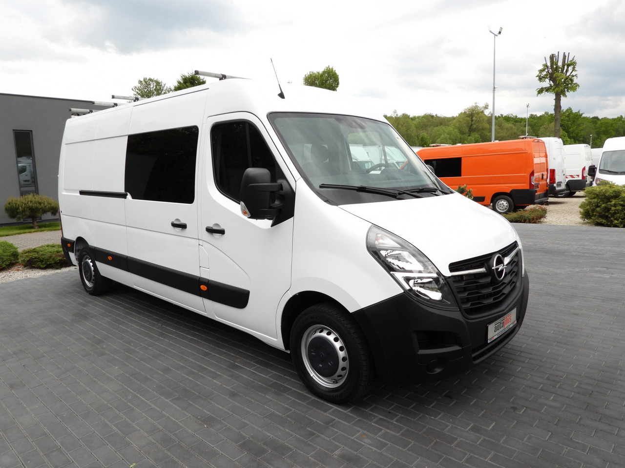 OPEL MOVANO BOX DELIVERY VAN 7 SEATS CRUISE CONTROL LED LIGHTS AIR CONDITIONING 135HP - Van panel: gambar 4 OPEL MOVANO BOX DELIVERY VAN 7 SEATS CRUISE CONTROL LED LIGHTS AIR CONDITIONING 135HP - Van panel: gambar 4