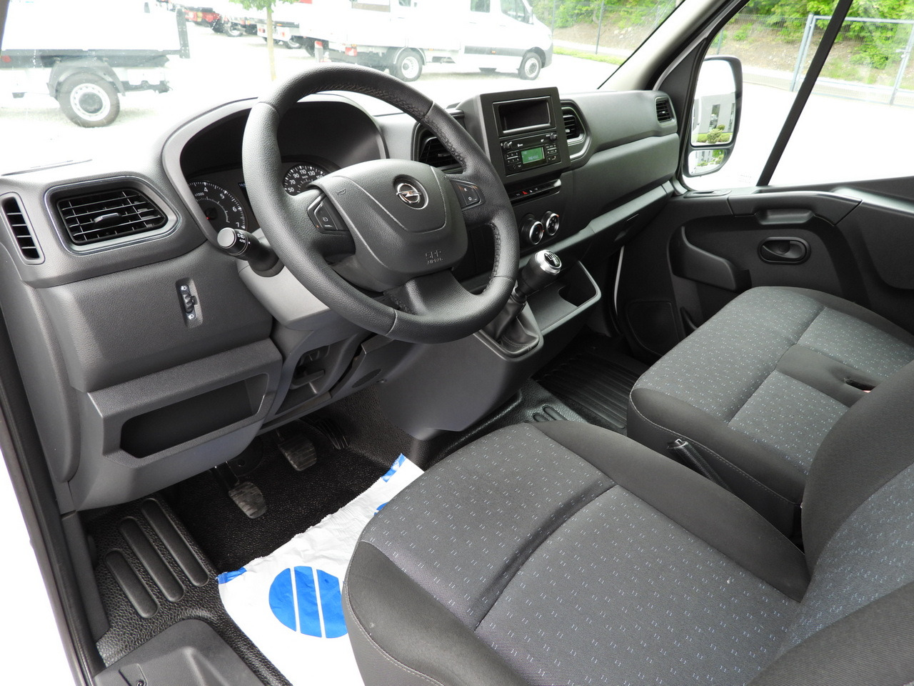 OPEL MOVANO BOX DELIVERY VAN 7 SEATS CRUISE CONTROL LED LIGHTS AIR CONDITIONING 135HP - Van panel: gambar 2 OPEL MOVANO BOX DELIVERY VAN 7 SEATS CRUISE CONTROL LED LIGHTS AIR CONDITIONING 135HP - Van panel: gambar 2