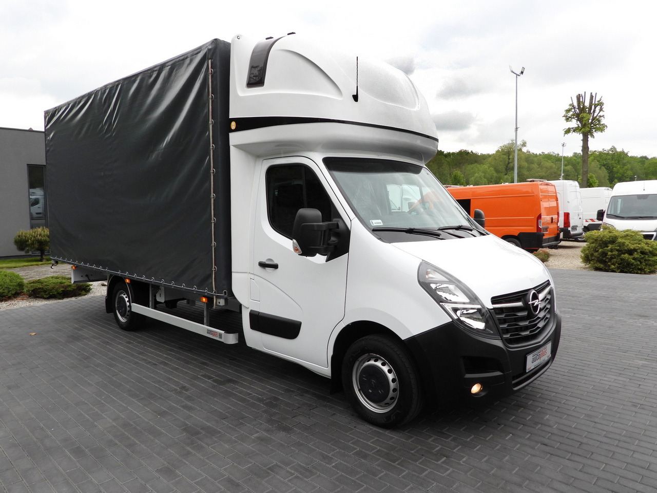 OPEL MOVANO TARPAULIN 10 PALLETS CRUISE CONTROL NAVIGATION LED LIGHTS PNEUMATICS AIR CONDITIONING 165HP - Van dengan terpal samping: gambar 4 OPEL MOVANO TARPAULIN 10 PALLETS CRUISE CONTROL NAVIGATION LED LIGHTS PNEUMATICS AIR CONDITIONING 165HP - Van dengan terpal samping: gambar 4