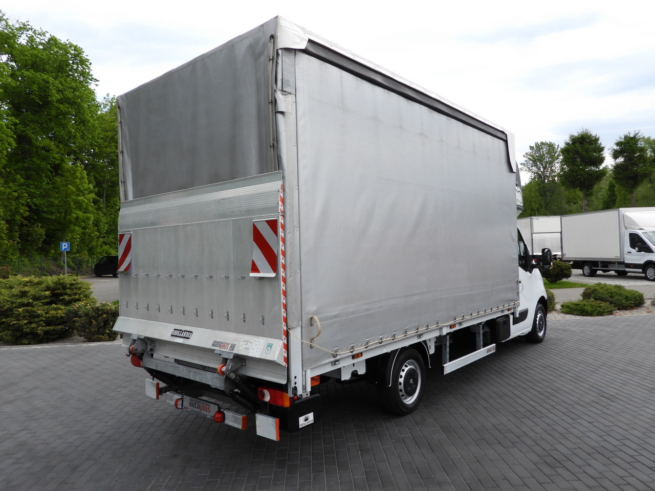 OPEL MOVANO TARPAULIN LIFT 9 PALLETS WEBASTO CRUISE CONTROL LED LIGHTS PNEUMATICS AIR CONDITIONING 165HP - Van dengan terpal samping: gambar 3 OPEL MOVANO TARPAULIN LIFT 9 PALLETS WEBASTO CRUISE CONTROL LED LIGHTS PNEUMATICS AIR CONDITIONING 165HP - Van dengan terpal samping: gambar 3