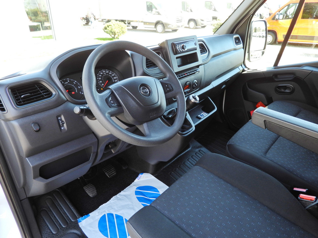 OPEL MOVANO TARPAULIN LIFT 9 PALLETS WEBASTO CRUISE CONTROL LED LIGHTS PNEUMATICS AIR CONDITIONING 165HP - Van dengan terpal samping: gambar 2 OPEL MOVANO TARPAULIN LIFT 9 PALLETS WEBASTO CRUISE CONTROL LED LIGHTS PNEUMATICS AIR CONDITIONING 165HP - Van dengan terpal samping: gambar 2