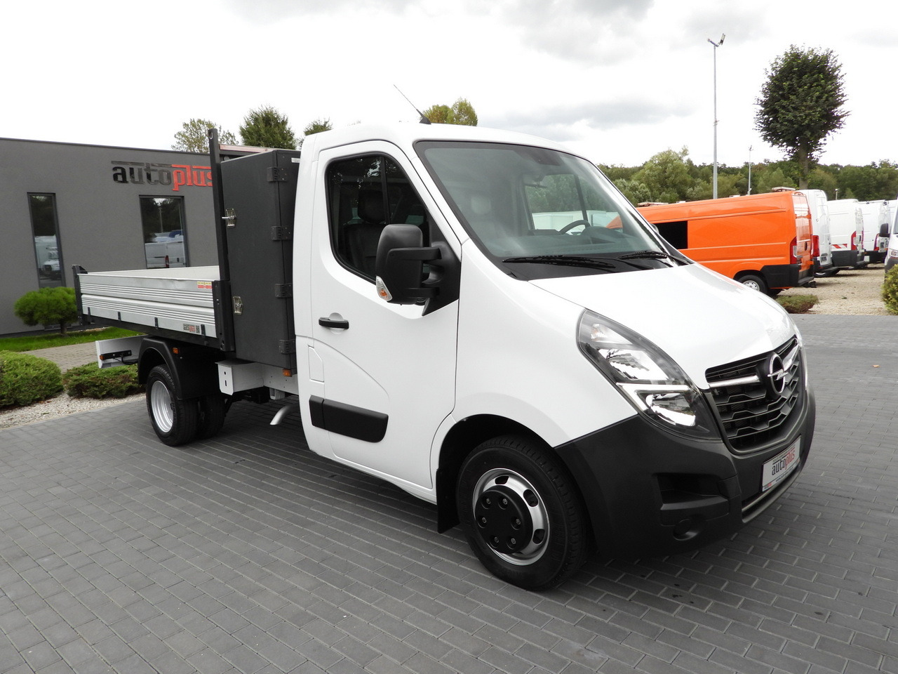 OPEL MOVANO TIPPER NAVIGATION LED LIGHTS TWIN WHEELS AIR CONDITIONING 145HP - Van jungkit: gambar 4 OPEL MOVANO TIPPER NAVIGATION LED LIGHTS TWIN WHEELS AIR CONDITIONING 145HP - Van jungkit: gambar 4