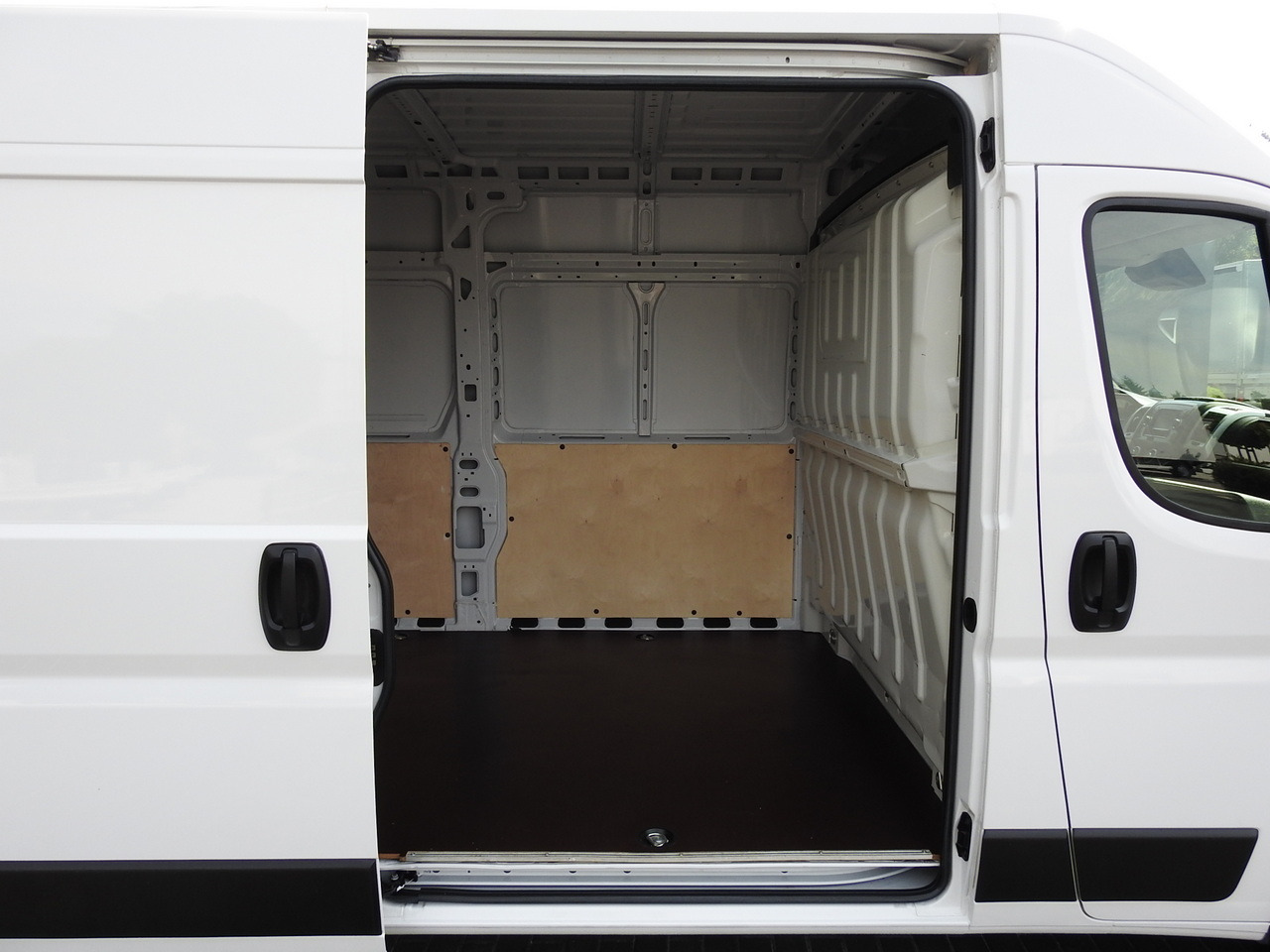 Van panel OPEL MOVANO VAN CRUISE CONTROL AIR CONDITIONING 140HP: gambar 20 Van panel OPEL MOVANO VAN CRUISE CONTROL AIR CONDITIONING 140HP: gambar 20