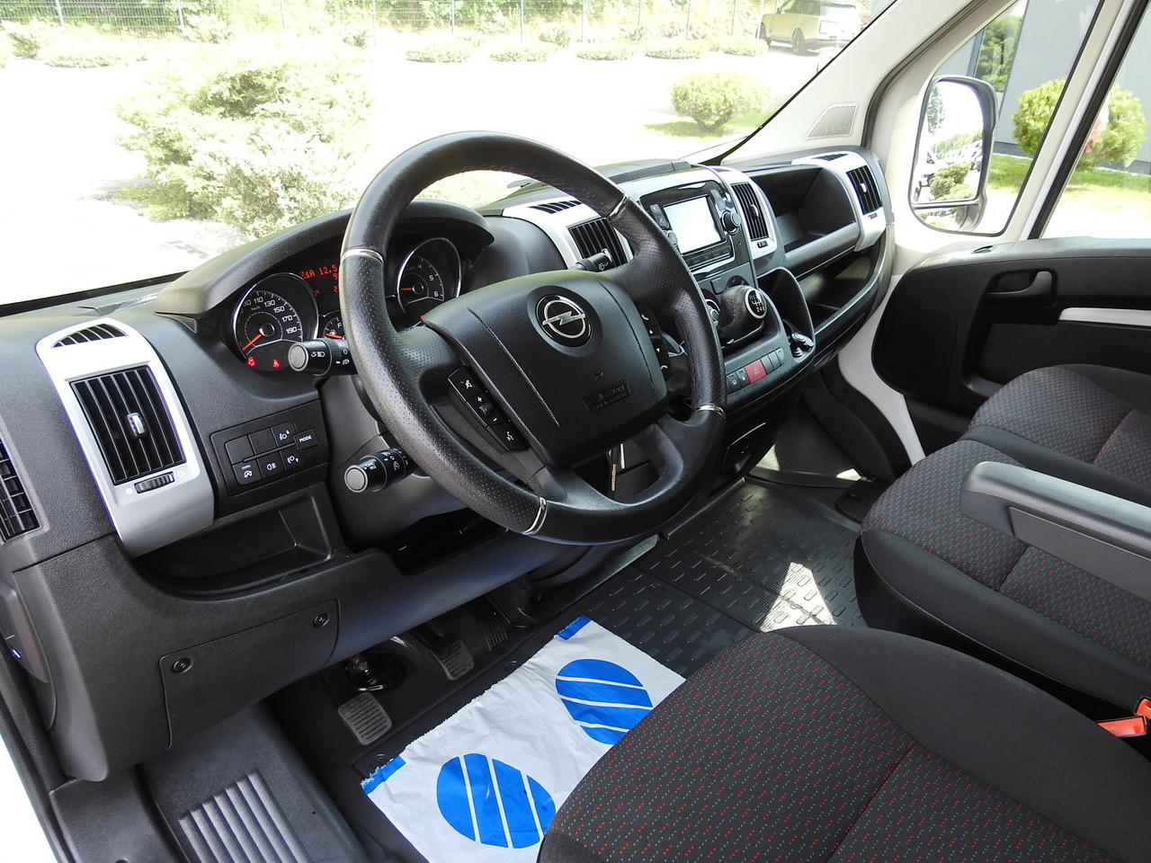 OPEL MOVANO VAN CRUISE CONTROL AIR CONDITIONING 140HP - Van panel: gambar 2 OPEL MOVANO VAN CRUISE CONTROL AIR CONDITIONING 140HP - Van panel: gambar 2